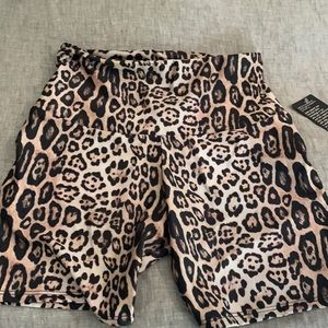 Onzie leopard bike shorts size s/m